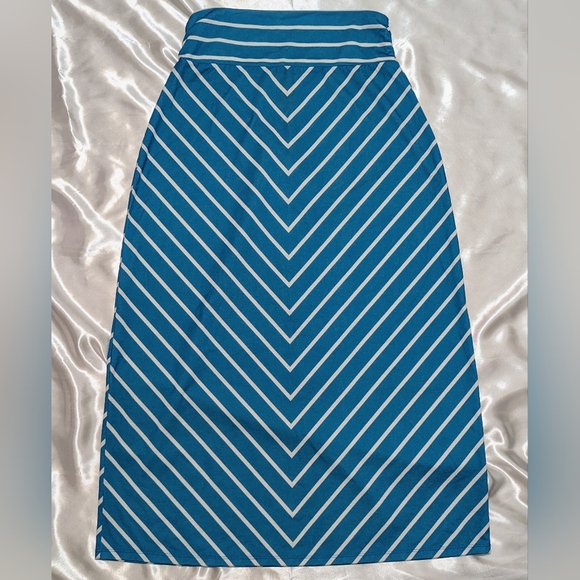 Faded Glory Women's Medium Blue & White Open A-Line Long Maxi Summer Skirt - Picture 2 of 8